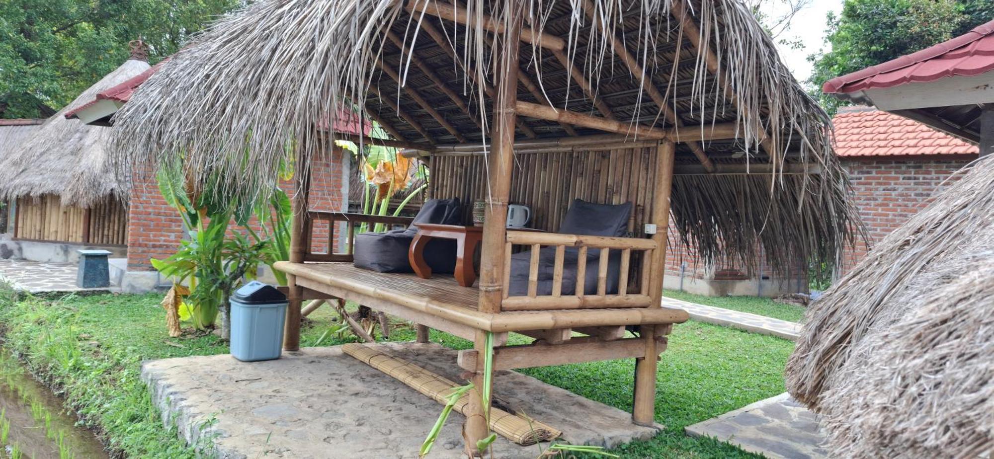 Uma Nirmala Aling-Aling Hotel Singaraja Buitenkant foto